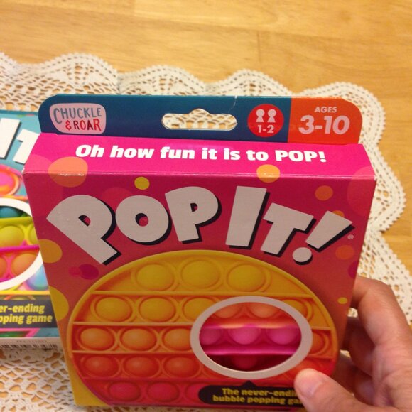 Pop It! Bubble toy bundle, two new Chuckle and Roar bubble popping games - Picture 2 of 5